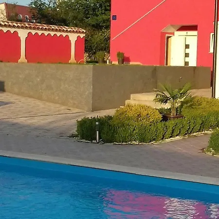 Vila Raj