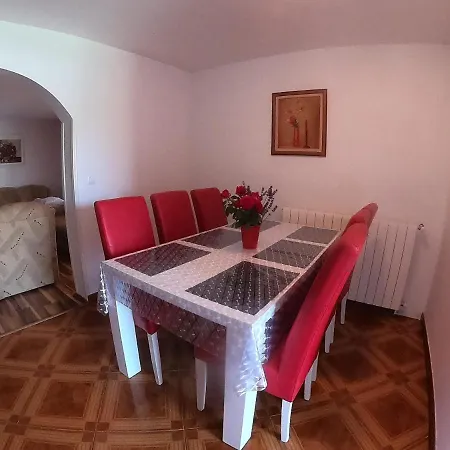 Vila Raj